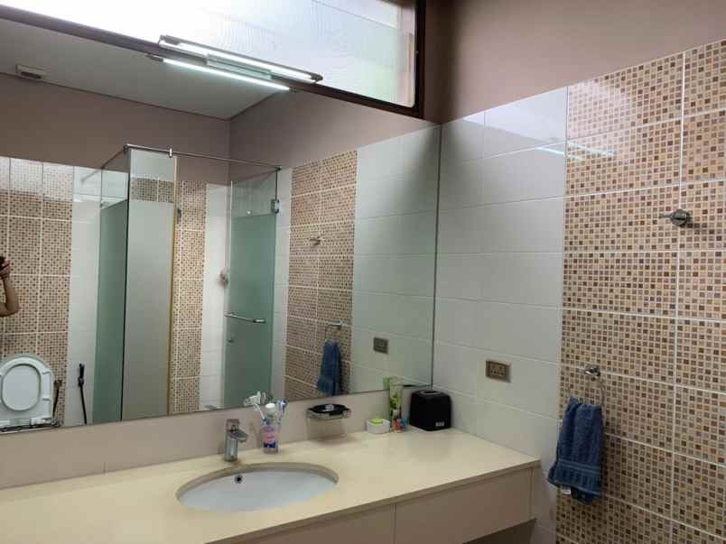 rumah jalan pekayon 1 pejaten barat