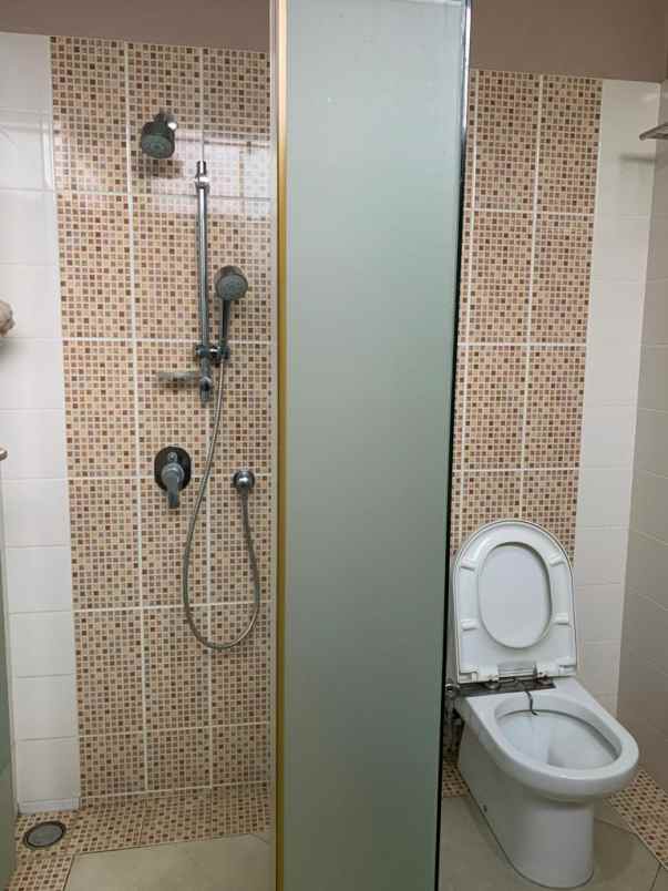 rumah jalan pekayon 1 pejaten barat