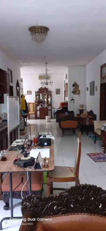 rumah jalan raya pasar minggu