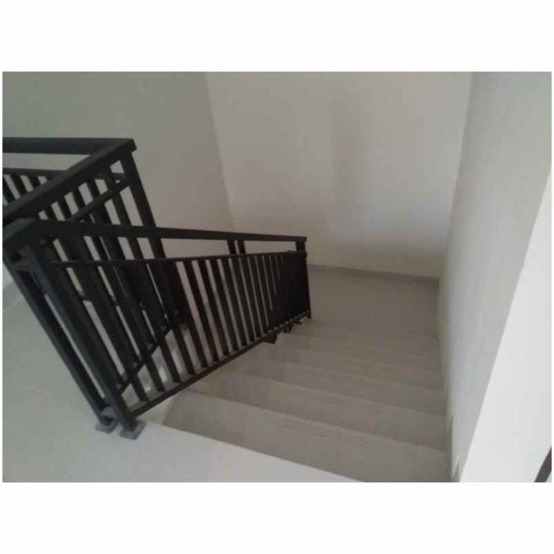 rumah jl pratama raya kav deplu