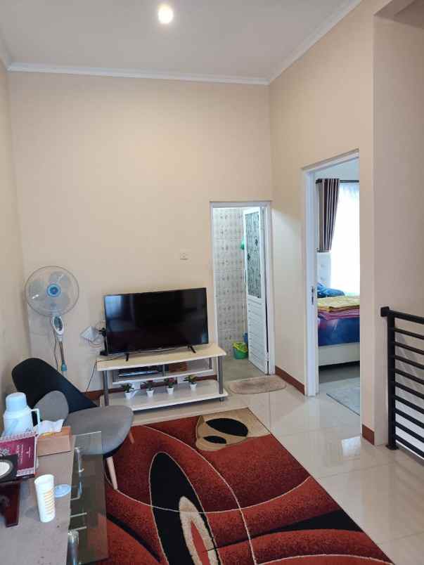 rumah jl sangkuriang barat 2