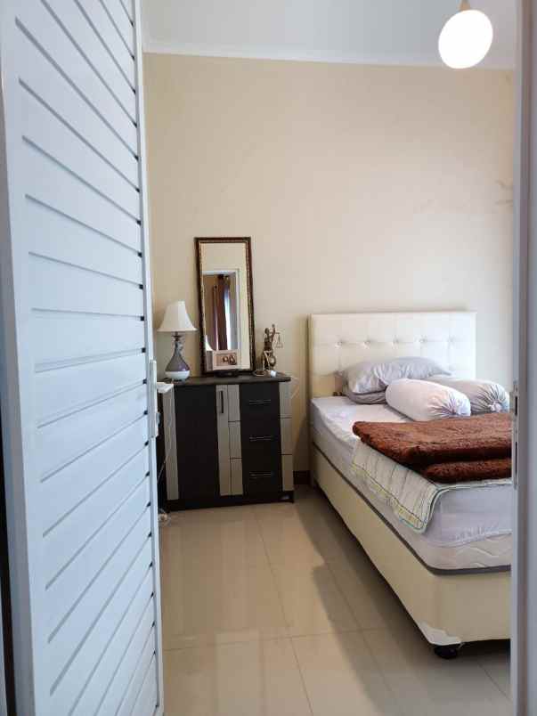 rumah jl sangkuriang barat 2