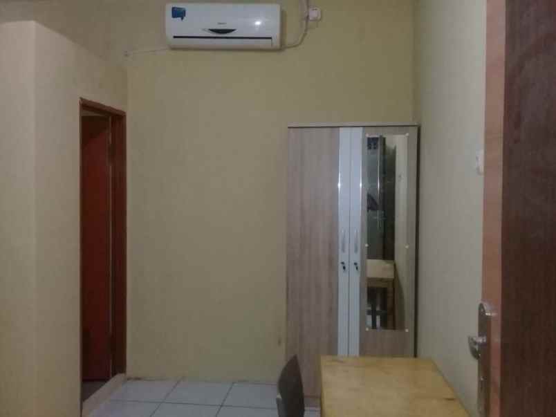 rumah jl smp ceger kec cipayung