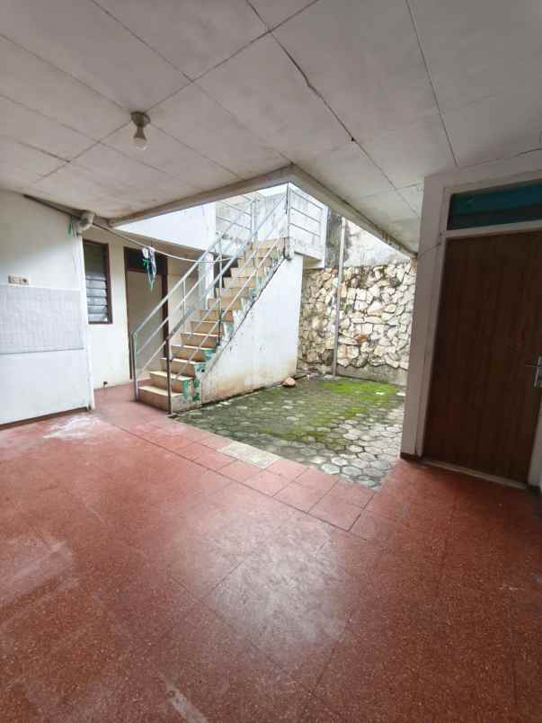 rumah lama wisma mukti surabaya row 3 mobil min 2 thn