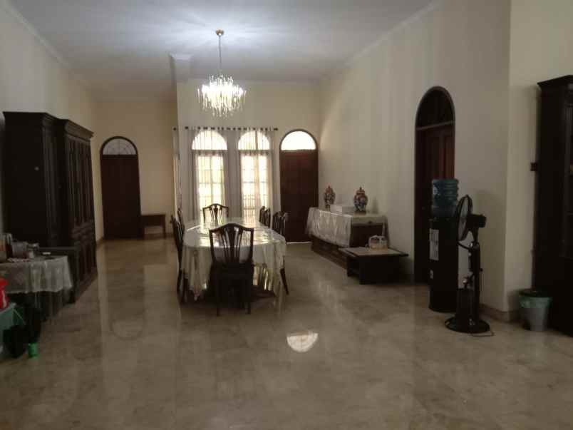 rumah megah harga njop dibawah