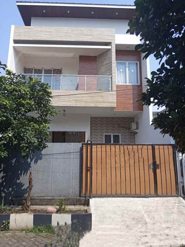 rumah mewah cluster cipondoh