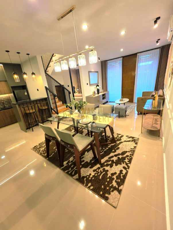 rumah mewah fully furnished dekat stadion maguwoharjo