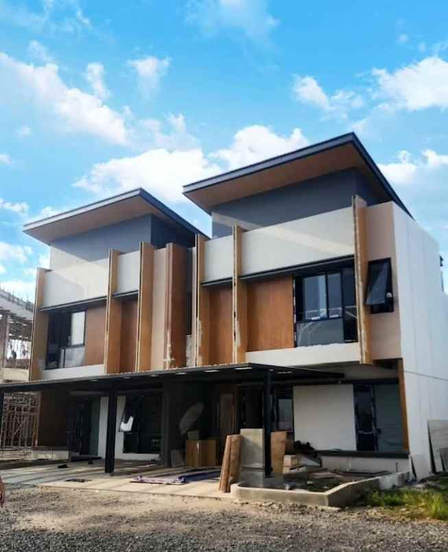 rumah mewah samping bandara soekarno hatta tanggerang