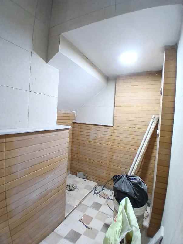 rumah mewah siap huni di kalimulya depok