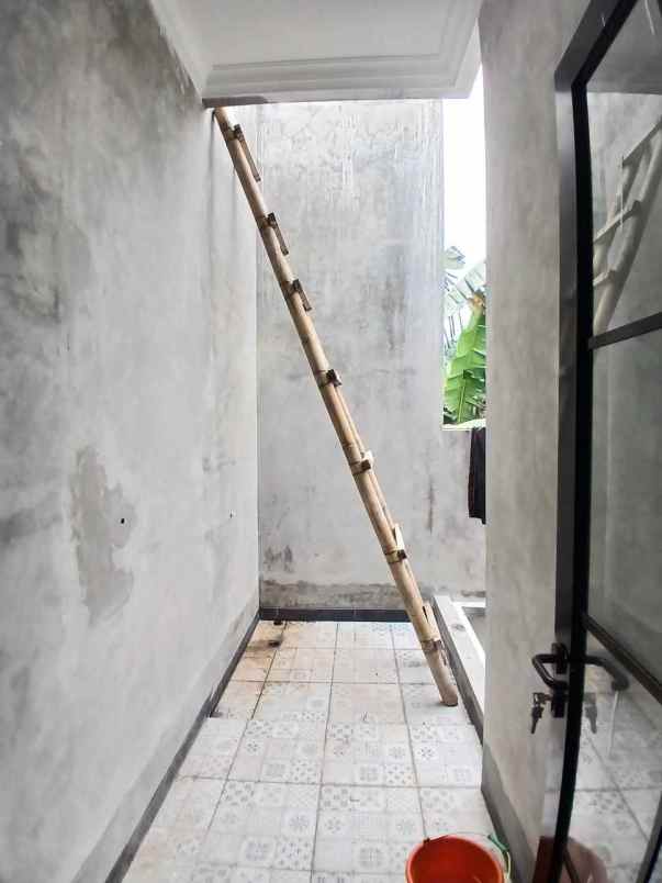 rumah mewah siap huni di kalimulya depok