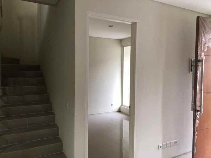 rumah minimalis northwest park surabaya barat