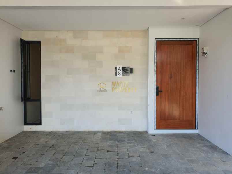 rumah modern 3 lantai strategis di jagakarsa jaksel