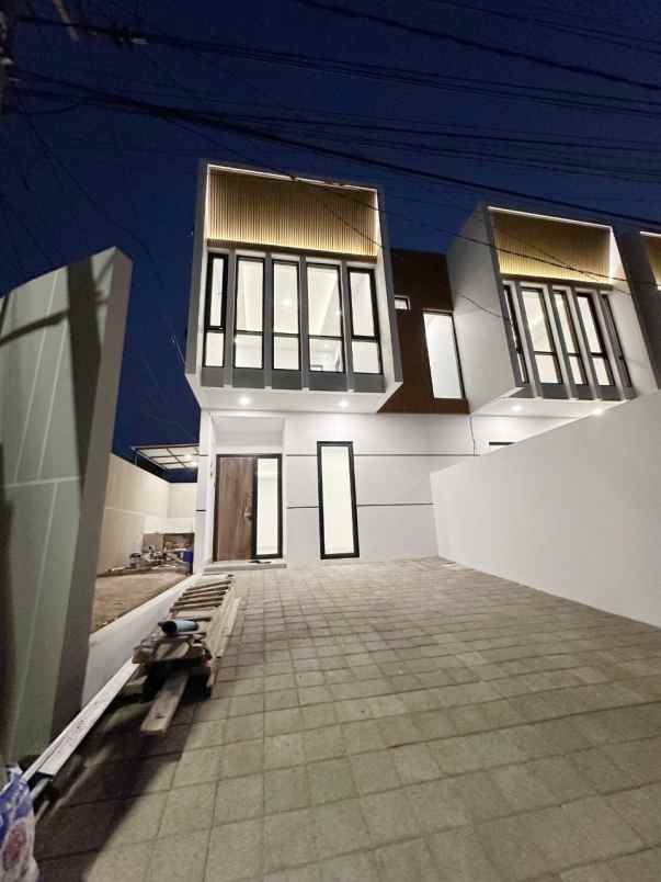 rumah nirwana eksekutif surabaya timur new minimalis