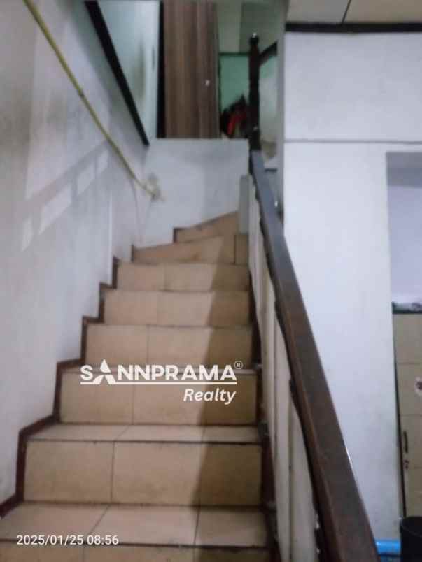 rumah second 2 lantai beji depok utara rilin