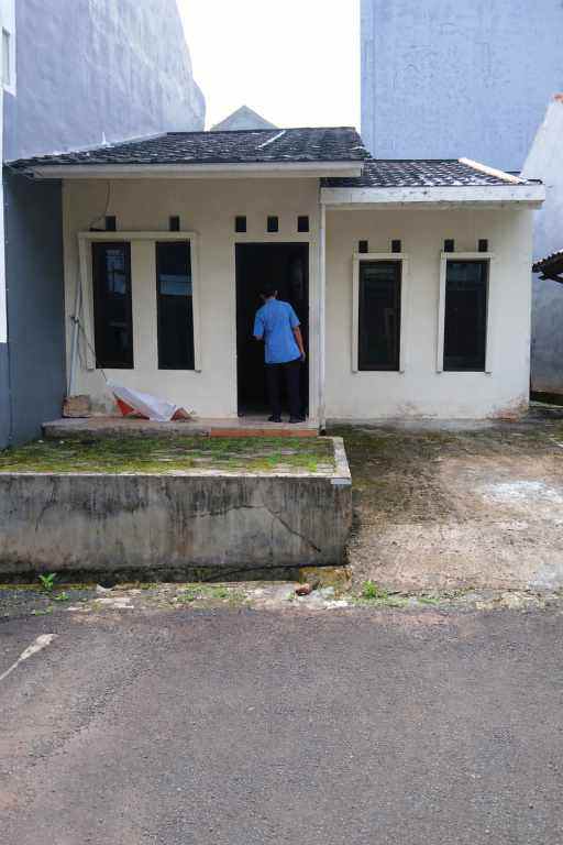 rumah second dalam cluster di bella casa residence
