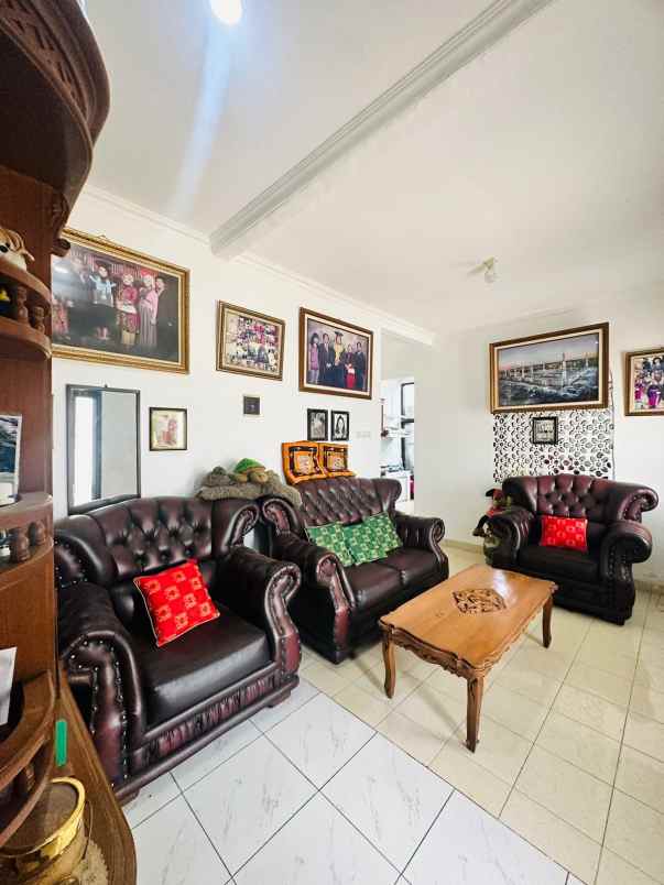 rumah second perumahan taman sari