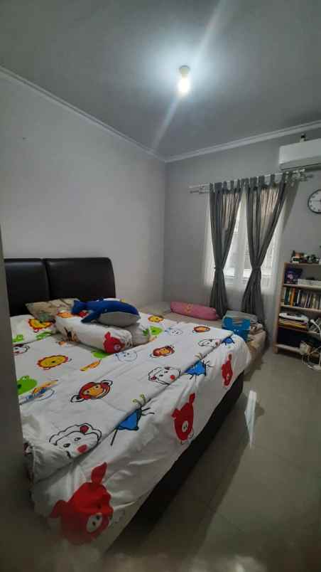 rumah second siap huni di sakura regency3 bekasi