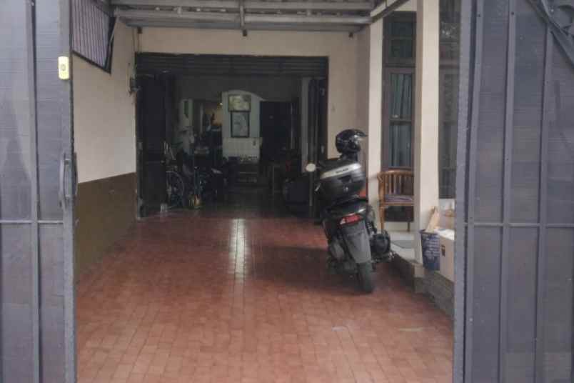 rumah second terawat di cinere depok