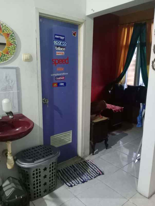 rumah seken 2 lantai dalam cluster