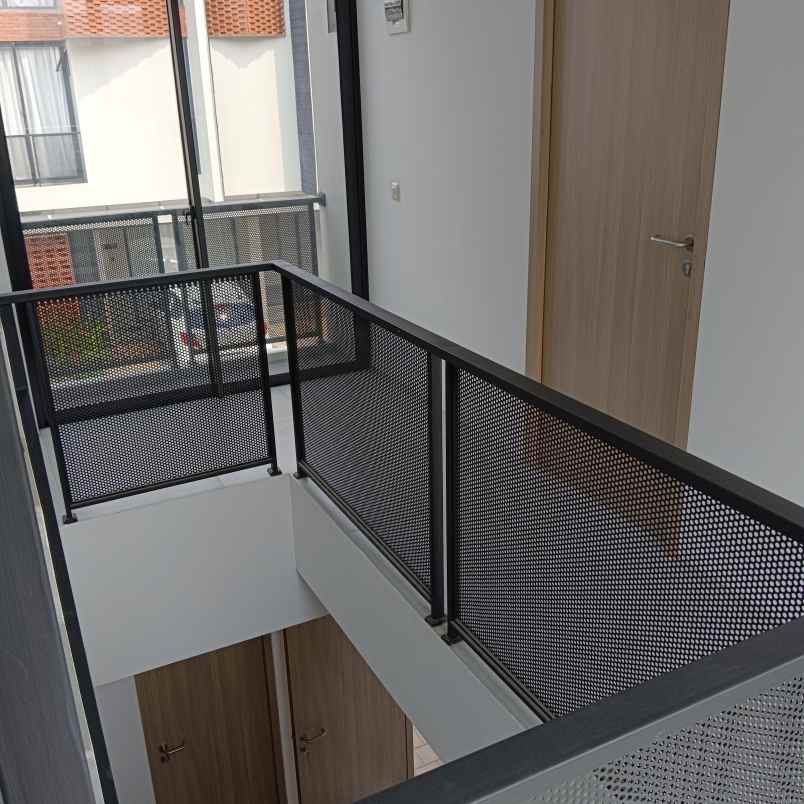 rumah siap huni di bintaro dekat stasiun dan tol