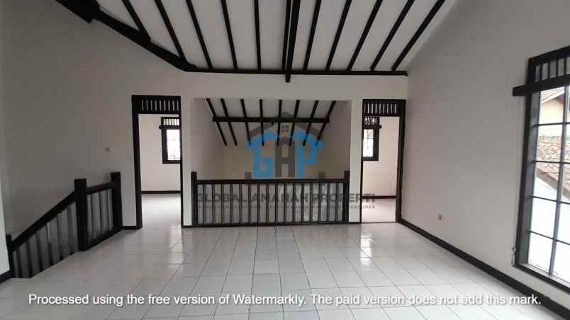 rumah terawat gegerkalong hilir bandung posisi hook