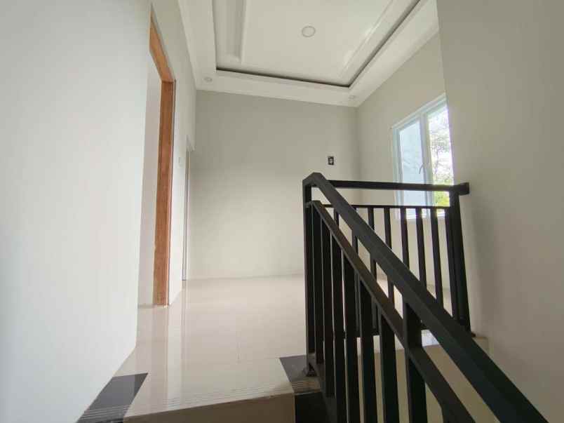 rumah town house 2 lantai dgn dp 0 dicilodong