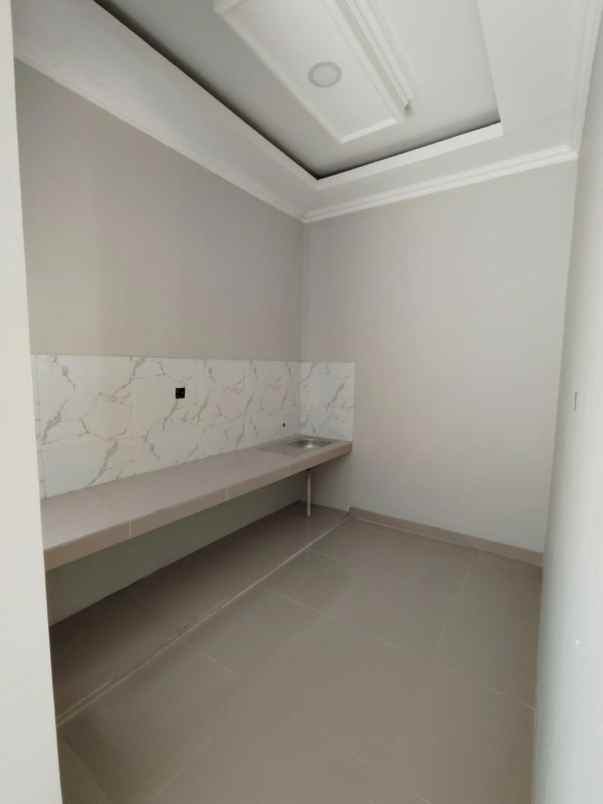 rumah town house 2 lantai di cilodong depok