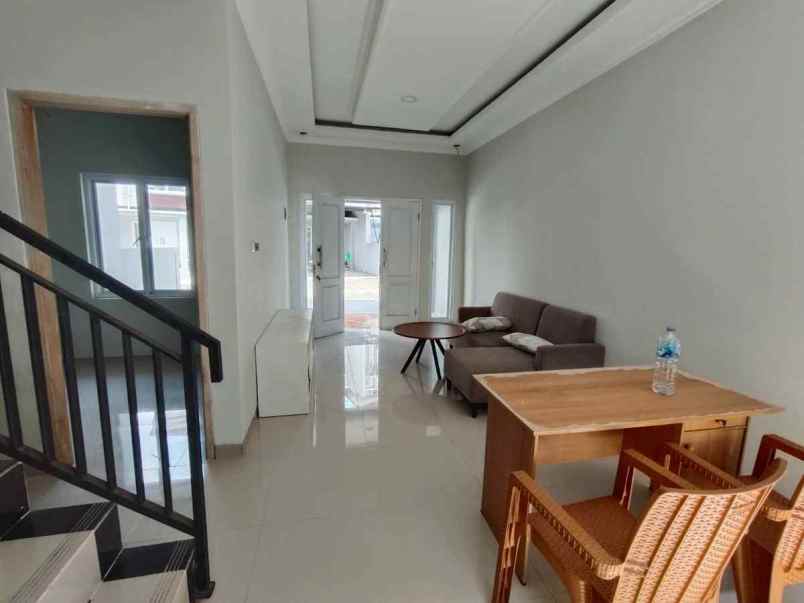 rumah town house 2 lantai di cilodong depok