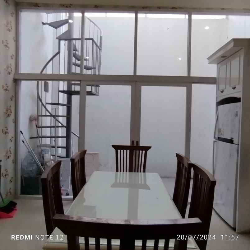 sewa rumah harian jl otista tarogong kidul garut