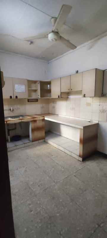 sewa rumah komersil di cempaka putih tengah cempaka