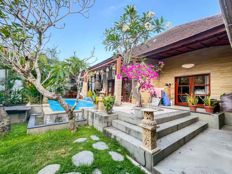 stunning villa dekat sidewalk jimbaran bali