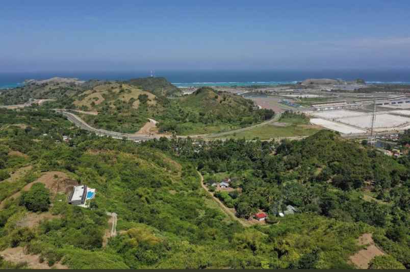 tanah di lombok view laut dan sirkuit mandalika