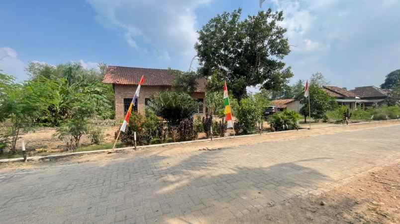 tanah luas bonus bangunan rumah gedung agung