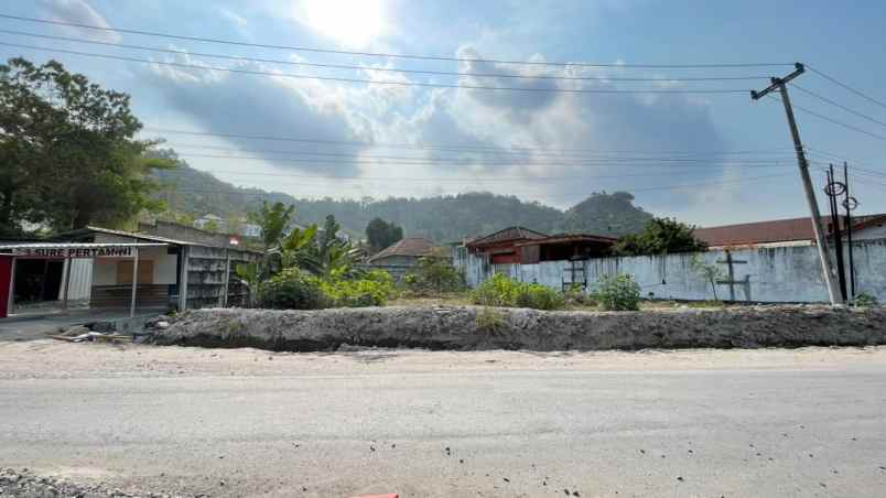 tanah pinggir jalan re martadinata teluk