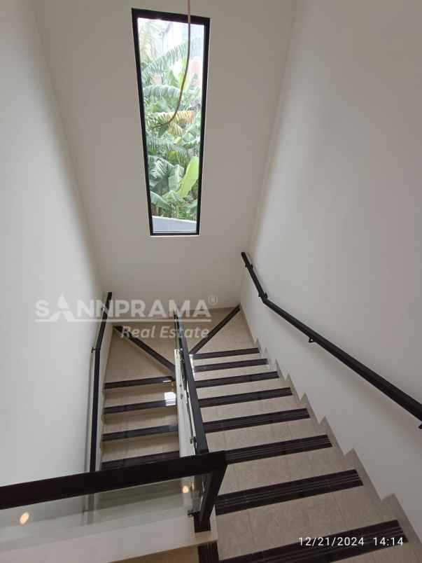 townhouse mewah 2 lantai di rangkapan jaya baru depok