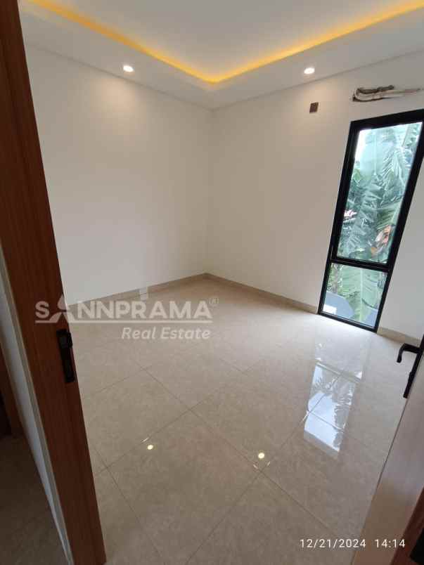 townhouse mewah 2 lantai di rangkapan jaya baru depok