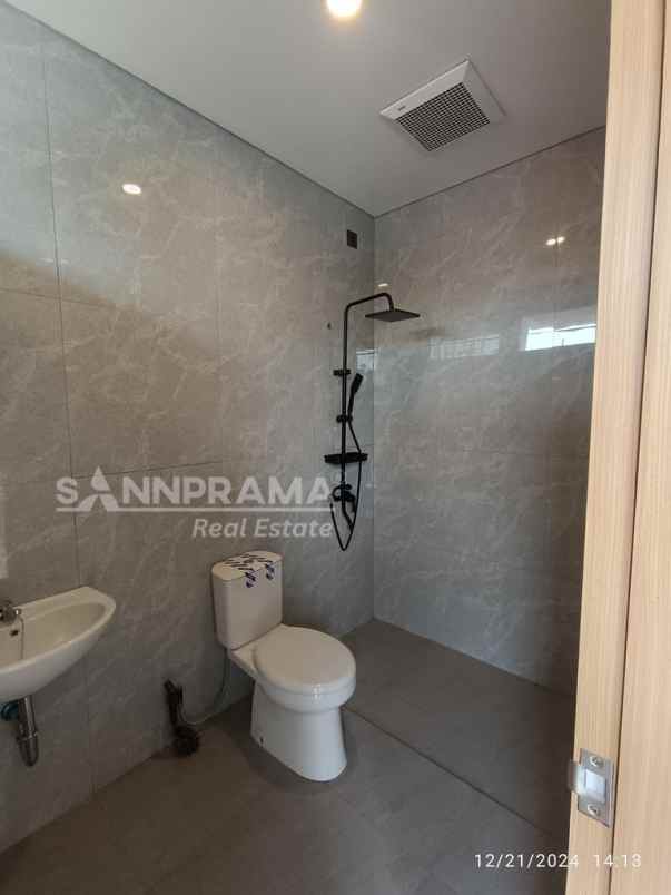 townhouse mewah 2 lantai di rangkapan jaya baru depok