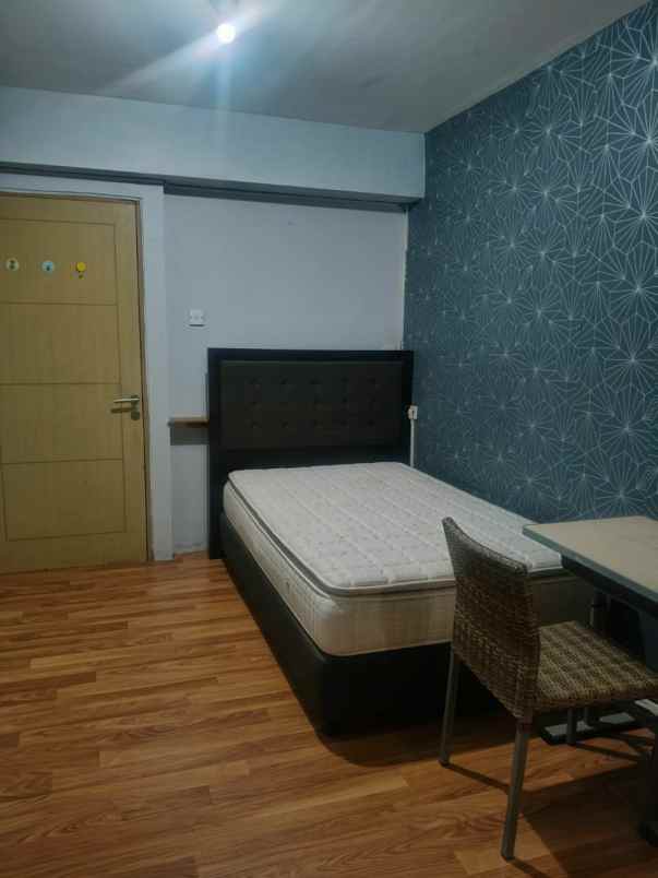 apartemen educity yale furnish view city