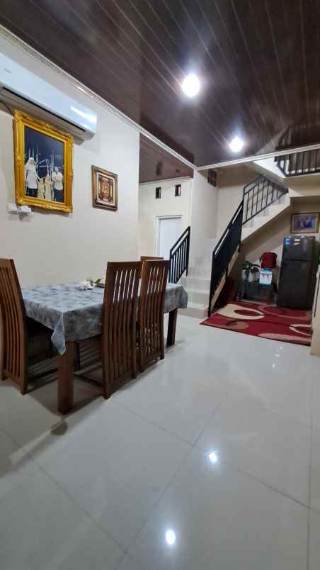 dijual cepat rumah 3 lantai cinere limo depok
