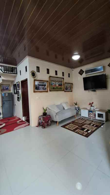 dijual cepat rumah 3 lantai cinere limo depok