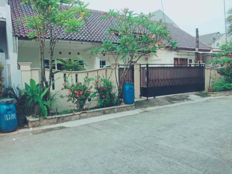 dijual cepat rumah siap huni luas tanah 168m2