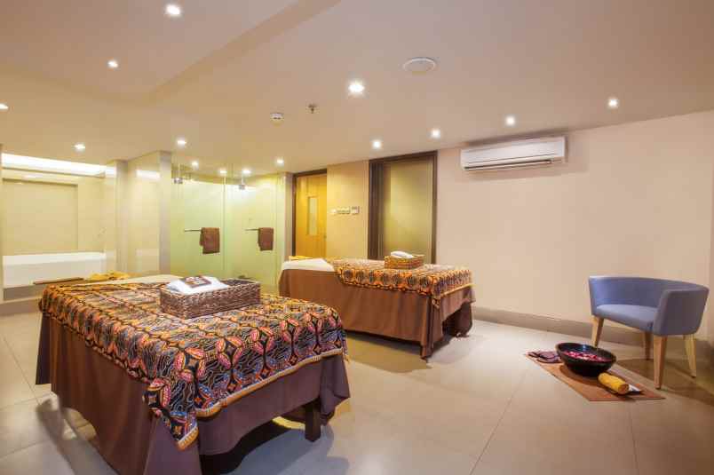 dijual hotel bintang 4 di seminyak bali