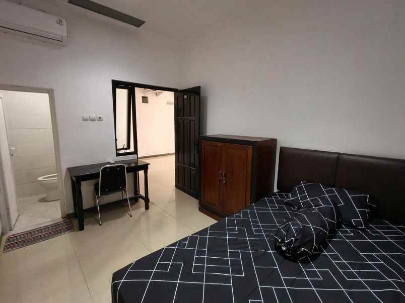 dijual kost dekat univ stekom semarang