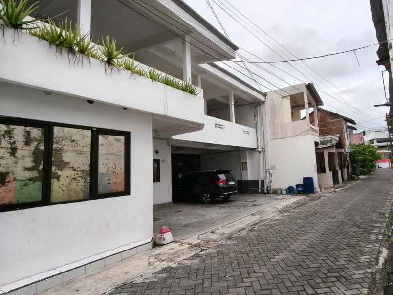 dijual kost dekat univ stekom semarang