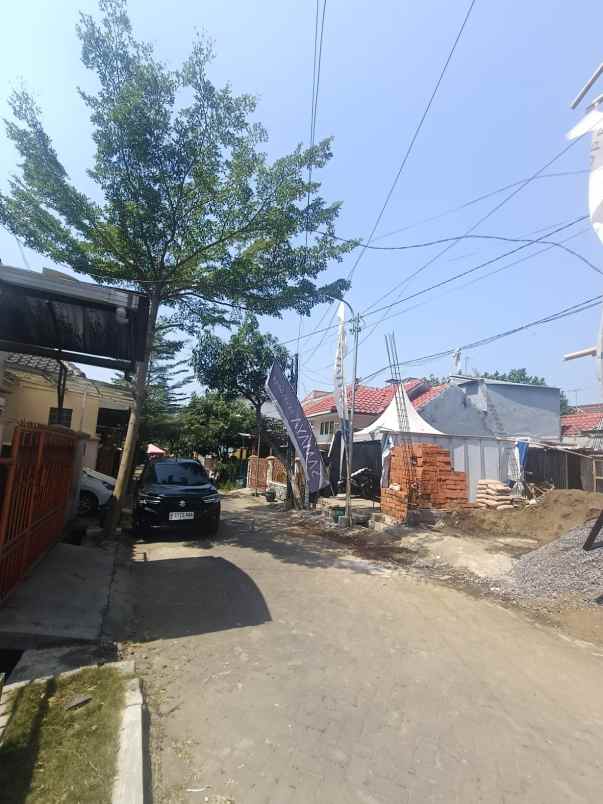 dijual kost jalan papa papa suhat kota