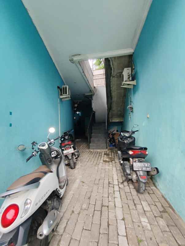 dijual kost pondok kelapa