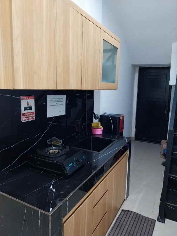 dijual kost vokasi depok