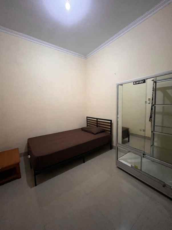 dijual kost wahid hasyim