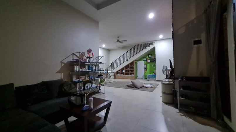 dijual murah rumah kuldesak view taman
