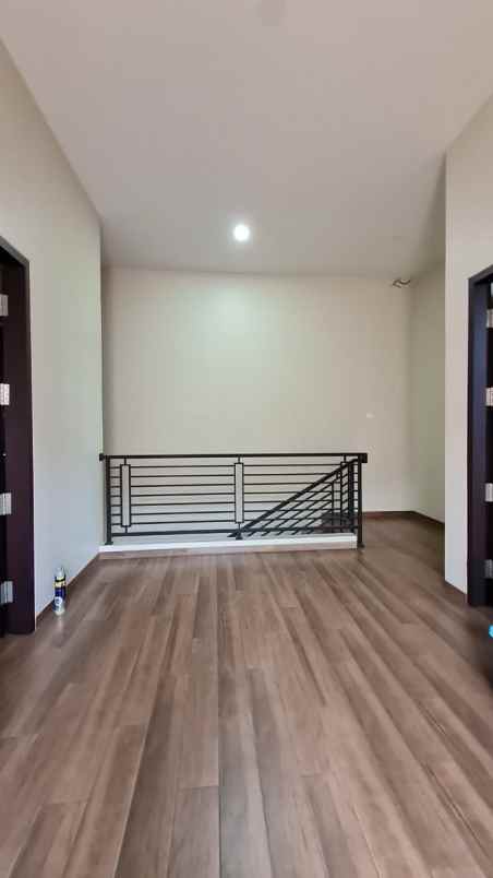 dijual murah rumah kuldesak view taman